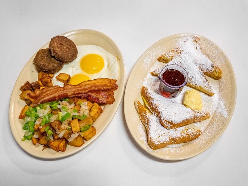 Blue Mound Cafe - Saginaw food